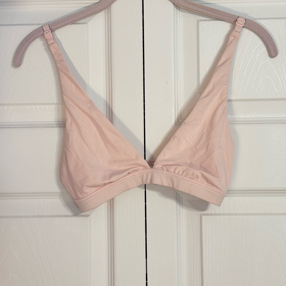 Lululemon Wundermost Ultra Soft Pink Niki Triangle Bra Intimates size 2